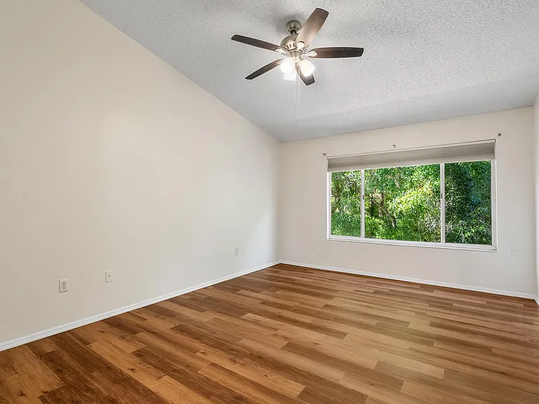 8611 Hunters Key Cir #8611 — Photo 17