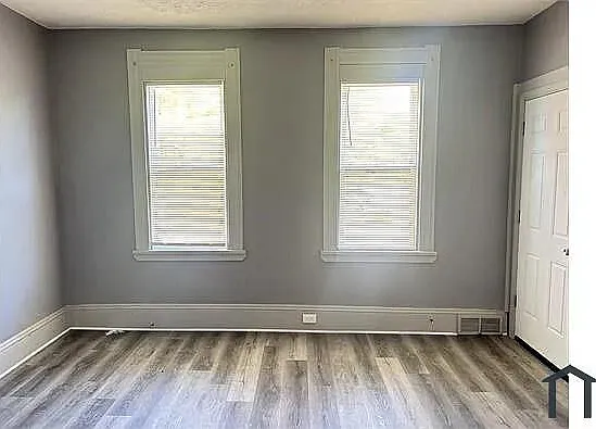 4019 Newark Ave — Photo 5