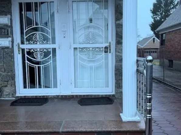 14728 22nd Ave #1A, Whitestone, NY 11357