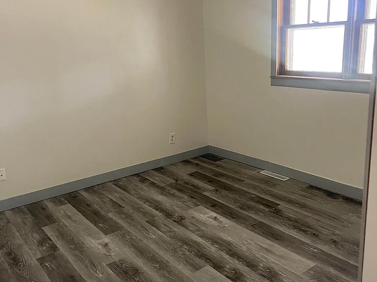 808 S Monroe St — Photo 3