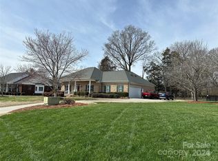 7181 Bovine Ln, Harrisburg, NC 28075