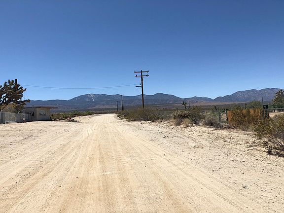 4th image of 19625 Pearblossom Hwy