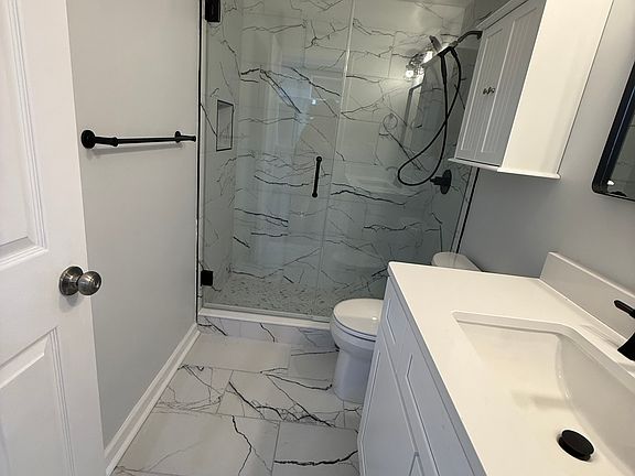 4th image of 405 W 7th St APT 312