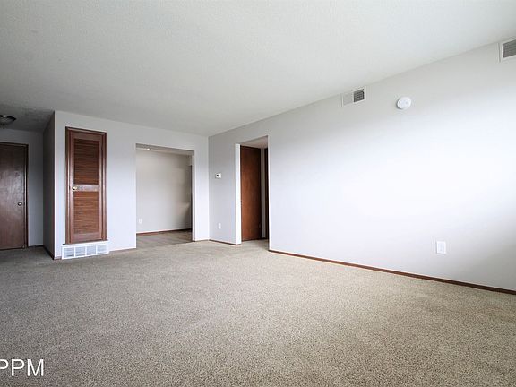 2nd image of 802 N 46th St APT 03