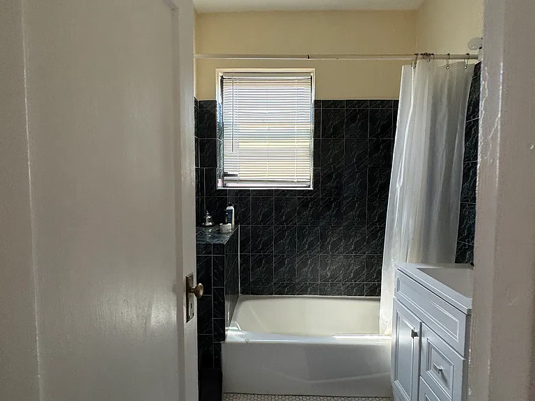 21 Park Vale Ave #11T — Photo 21