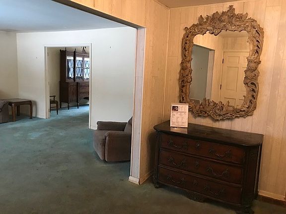 2nd image of 2432 Birchwood Ln