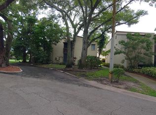 700 Starkey Rd APT 712, Largo, FL 33771