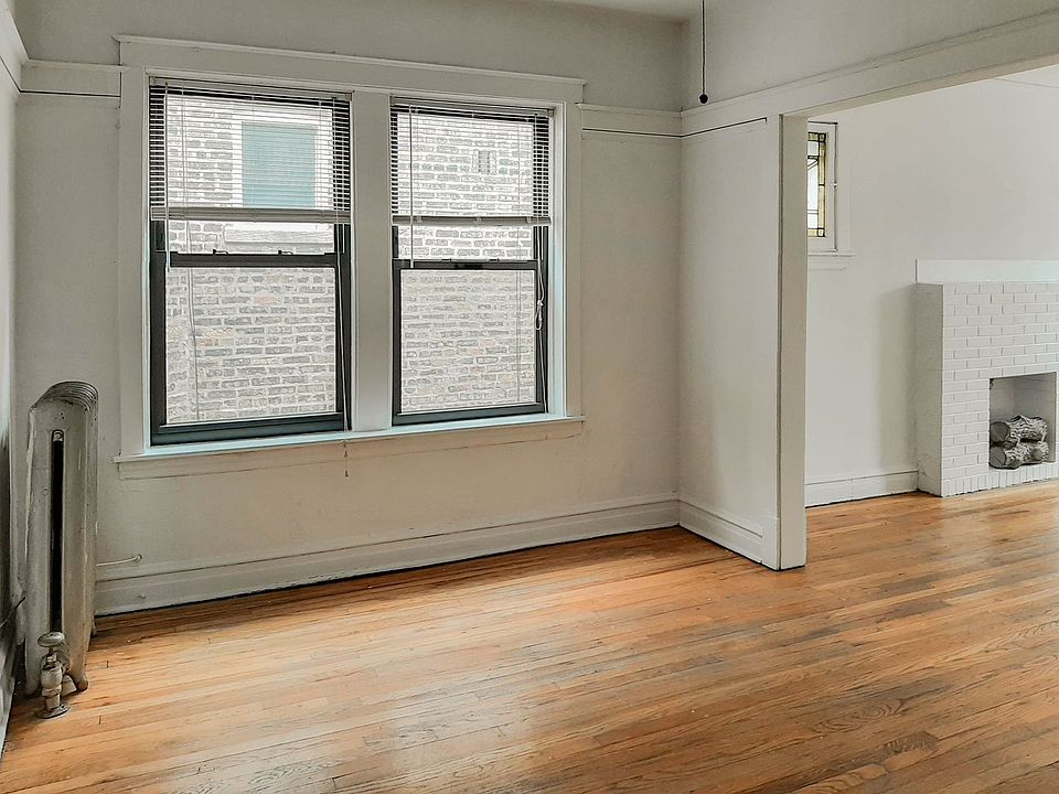 1st image of 4848 N Rockwell St #3