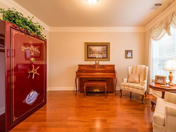 4th image of 3610 Mira Vista Dr