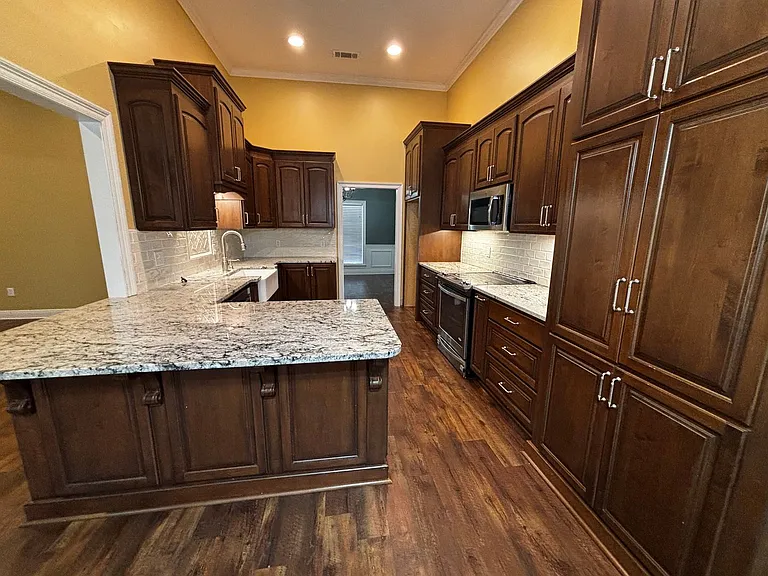 538 Brighton Cir — Photo 4