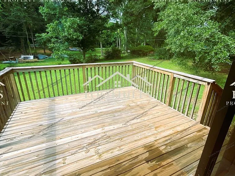301 McNeil Dr — Photo 8