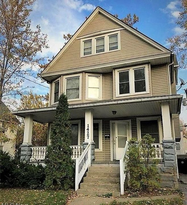 1st image of 1427 E 94th St
