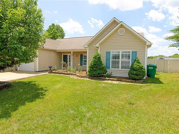 3rd image of 3803 Abbeywood Dr