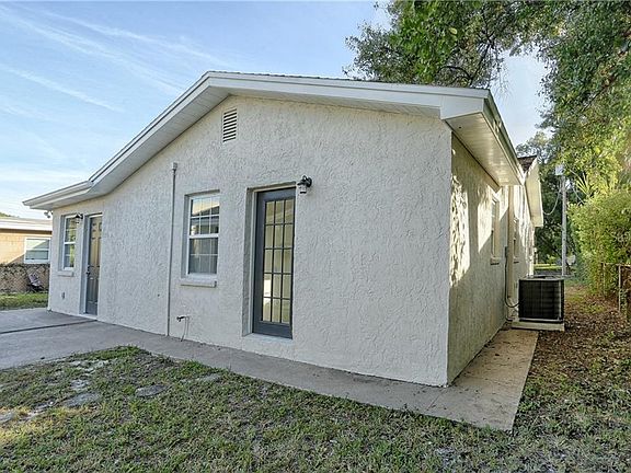 5th image of 3119 W La Salle St