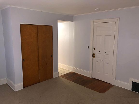 2nd image of 604 Windsor Ter SE