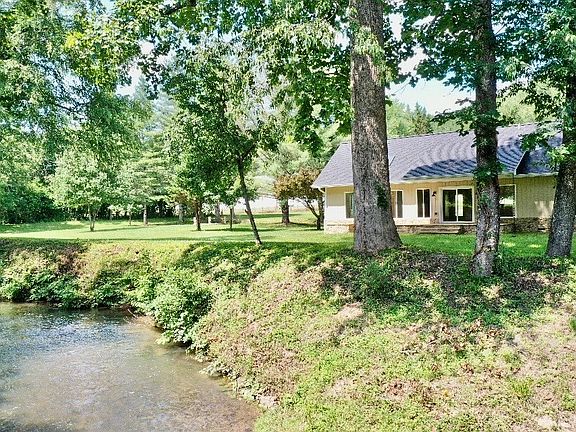 2nd image of 6389 Old Highway 64w