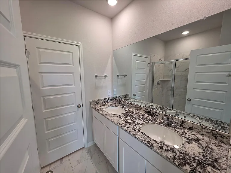 110 Elm Tree Cir — Photo 9