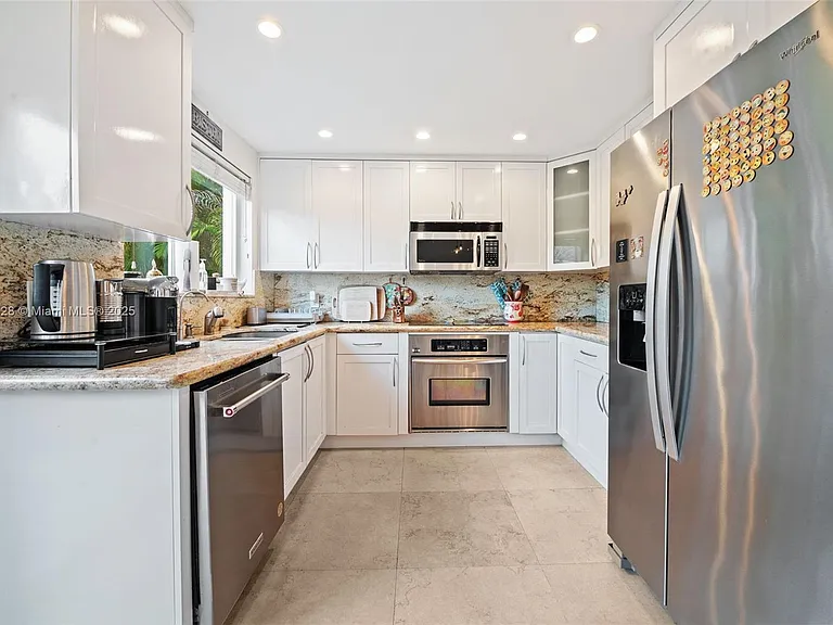 1211 Algeria Ave — Photo 14