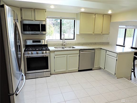 4th image of 2504 59th Ave NE