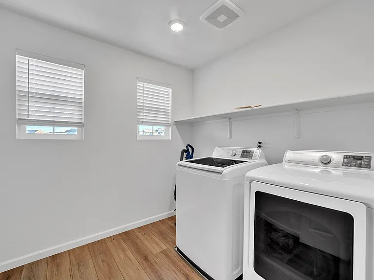 4562 Butterfly Ridge Dr — Photo 26