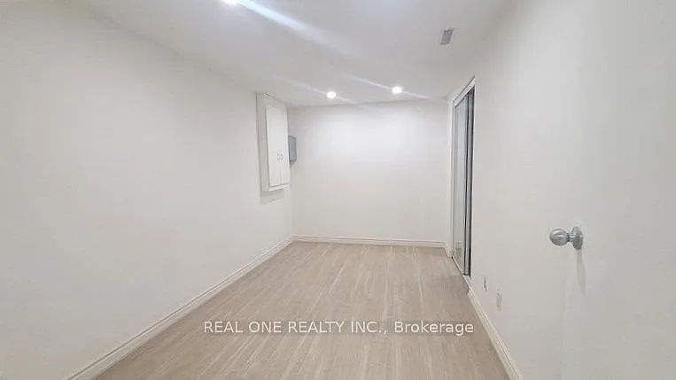 4181 Trapper Cres #LOWER — Photo 11