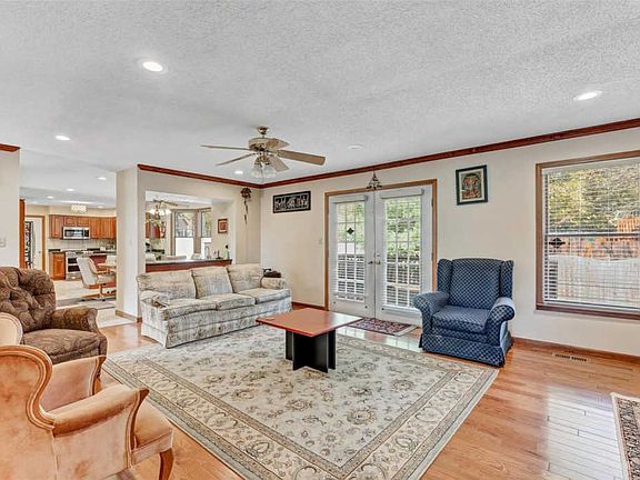4th image of 2545 Willow Knoll Dr