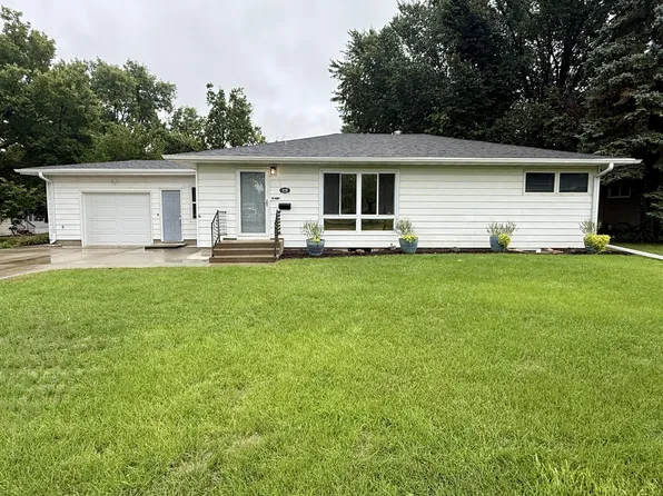 416 Ohio Dr, Brookings, SD 57006