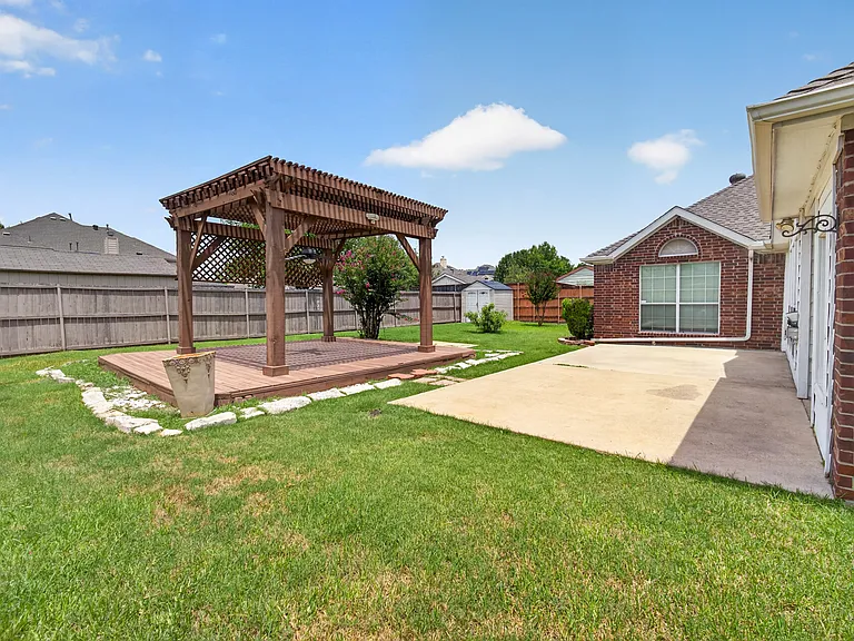 2848 Gillespie Ln — Photo 33