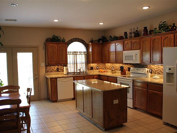 4th image of 2833 Bull Shoals Dr
