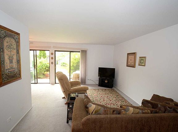 5th image of 318 Maplewood Ct