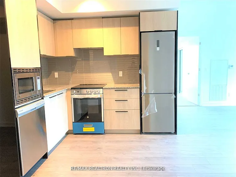 501 Yonge St #4009 — Photo 5