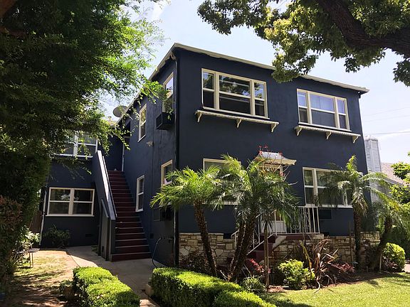 5th image of 3132 1/2 Sherwood Ave