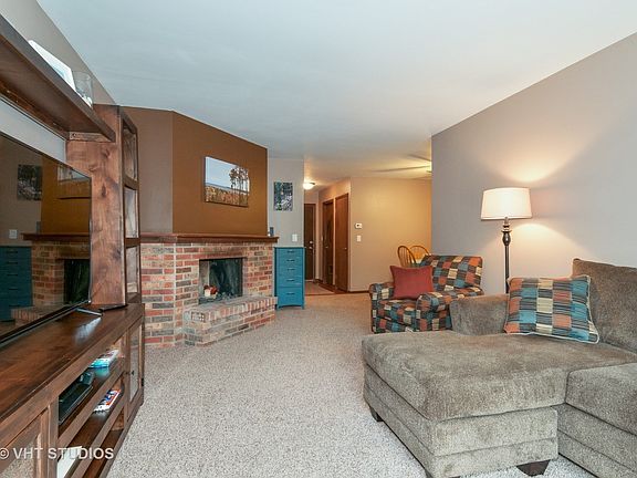 3rd image of 2S424 Emerald Green Dr #42-F