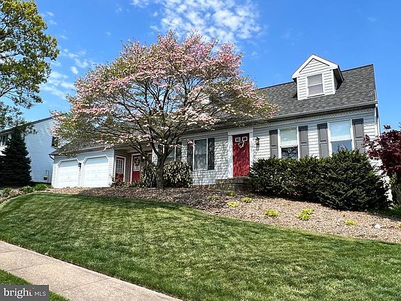 2nd image of 11 Southview Cir