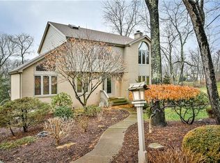 2526 Fife Dr, Pittsburgh, PA