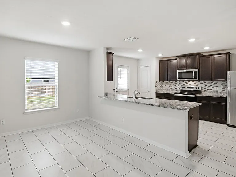 11848 Davalos Ln — Photo 5