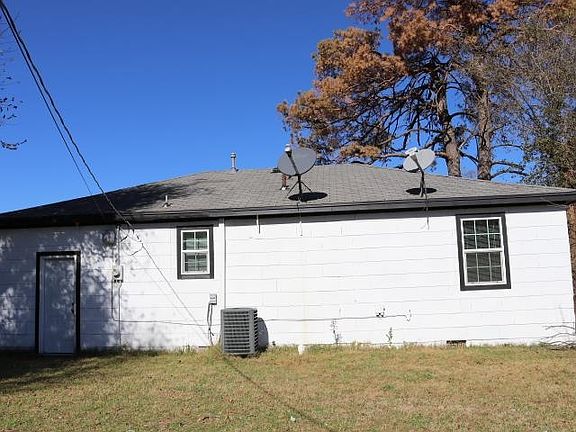 2nd image of 2313 E Elm Ave