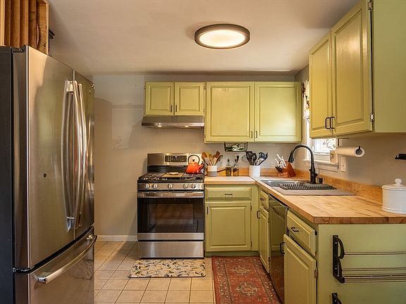 2nd image of 73 Jefferson St Unit 73
