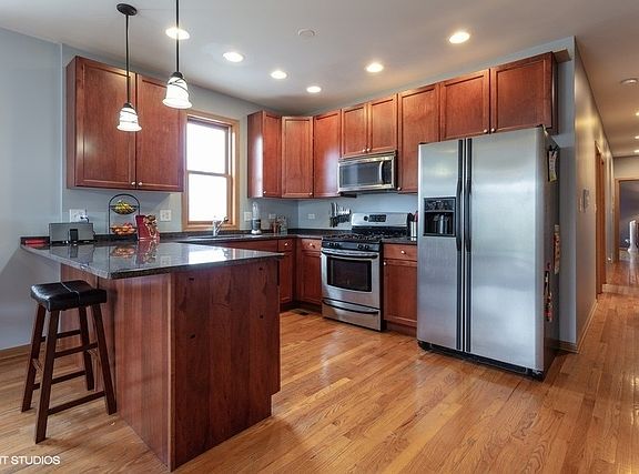 4th image of 4135 S Vincennes Ave APT 3N
