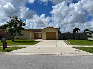 9062 SW 6th St, Boca Raton, FL 33433