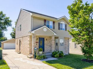 30785 Alger Blvd, Madison Heights, MI 48071