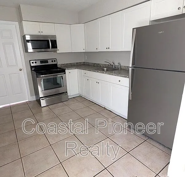 5828 3rd St E — Photo 16