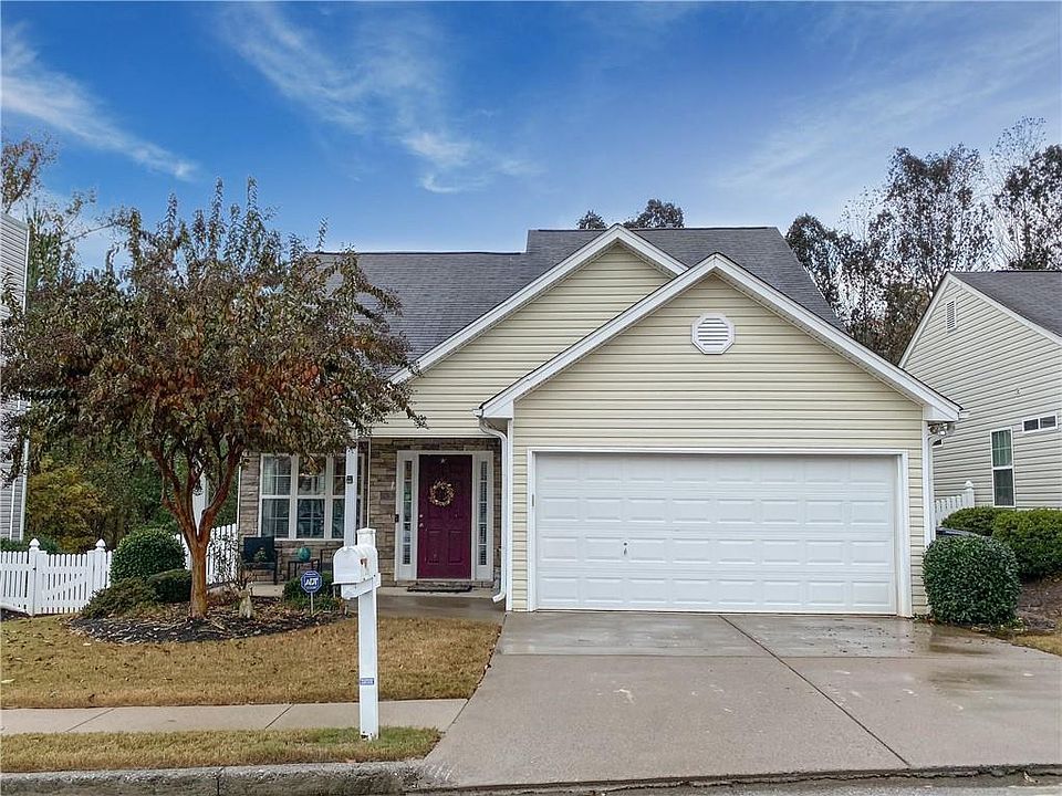 1st image of 379 Rosemont Ct