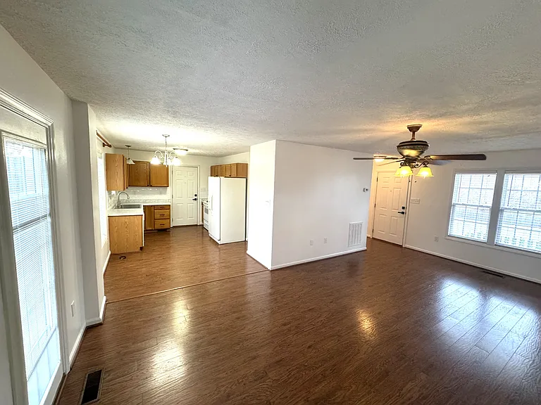 1050 Roundabout Rd — Photo 7