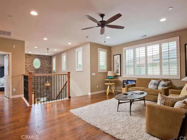 28934 N West Hills Dr, Valencia, CA 91354