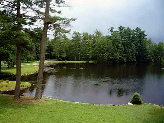 2nd image of 7 Waldweg Dr