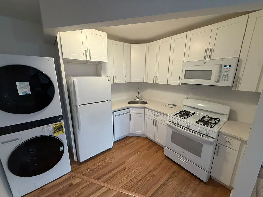 206 Wilson Avenue — Photo 2