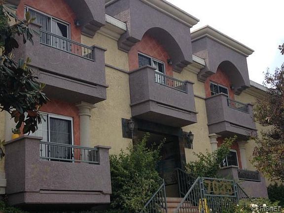 2nd image of 7035 Woodley Ave Unit 206