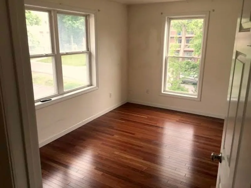 6 bed, 2.0 bath, $6,720 — Photo 2