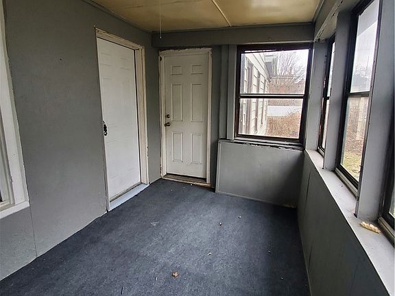 2nd image of 102 Jefferson Ave